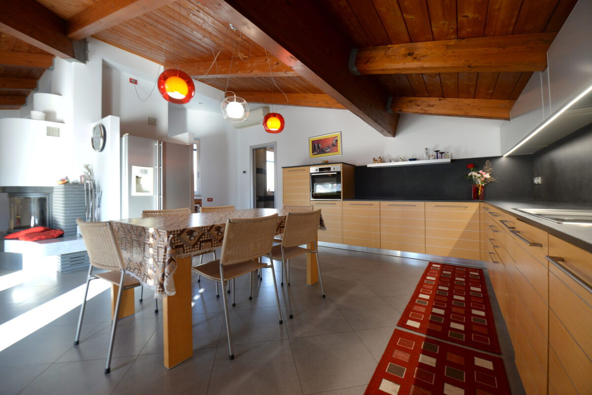 Elegante Duplex con Terrazzo Panoramico