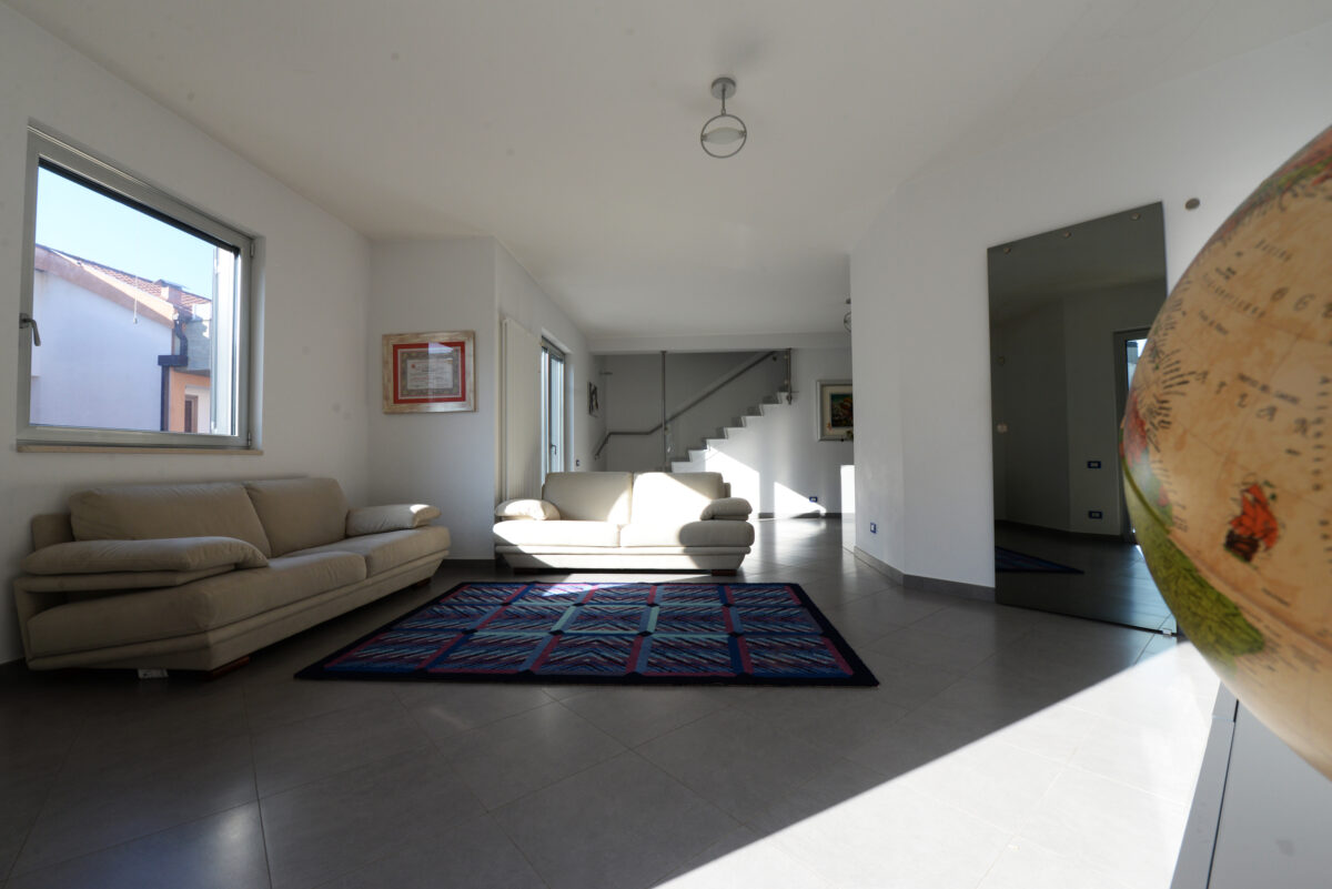 Elegante Duplex con Terrazzo Panoramico