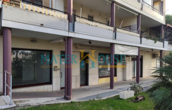 LOCALE COMMERCIALE – ZONA SERVITISSIMA